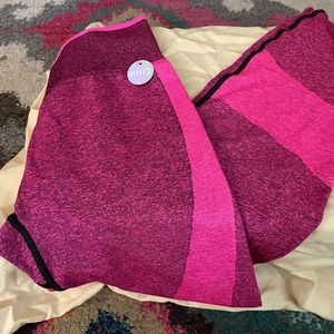 BNWT Victoria’s Secret PINK leggings, size L